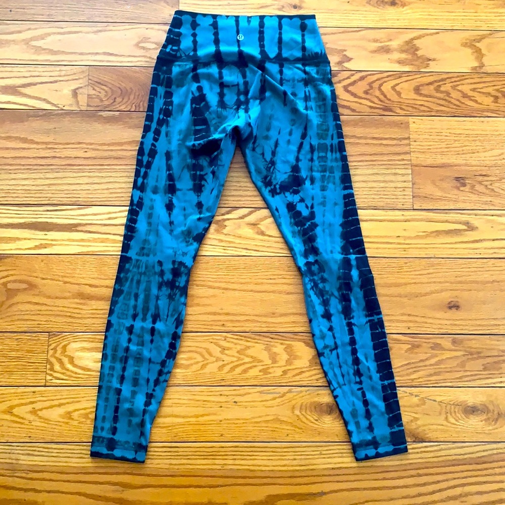 Lululemon yoga pants
